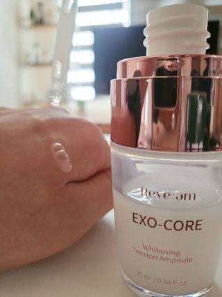 나우 [리브엠] 123억개 엑소좀으로 채운 눈부신 광채, 엑소코어 화이트닝 텐션 앰플 — 5점을 준 리뷰어가 2023년 10월 올린 사용 사진