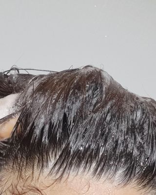 [HUREX] 휴렉스 볼류마이징 탈모완화 기능성 샴푸 본품+휴대용 — 5점을 준 리뷰어가 2021년 8월 올린 사용 사진