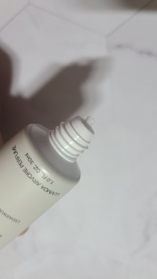 러브모아 향수 고체향수 승무원 고체향수 바르는 향수 니치향수 도손 우드세이지 앤 씨솔트 — 5점을 준 리뷰어가 2022년 9월 올린 사용 사진