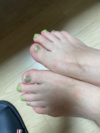 데싱디바 글레이즈 젤네일 별빛유리네일 6종_랜덤발송 — 5점을 준 리뷰어가 2021년 8월 올린 사용 사진