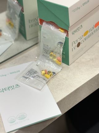 [닥터잇츠] 개인맞춤형 건강기능식품_2종 중 택 1 — 5점을 준 리뷰어가 2024년 1월 올린 사용 사진