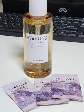 스킨1004 [SKIN1004] 마다가스카르 센텔라 라이트 클렌징 오일 200ml — 5점을 준 리뷰어가 2024년 7월 올린 사용 사진