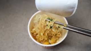 NISSIN 닛신 컵누들  4종 - 씨푸드오리지날, 씨푸드 스파이시, 씨푸드 커리, 씨푸드 XO소스 — 4.5점을 준 리뷰어가 2021년 12월 올린 사용 사진