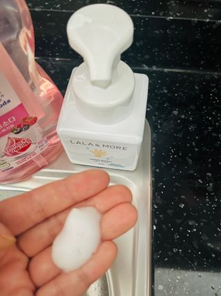 라라앤모어 핸드워시+헨드타올+키친버블클리너 — 5점을 준 리뷰어가 2022년 3월 올린 사용 사진