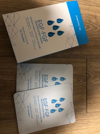 Dr.느루벗 느루벗 EGF FGF 스킨 리커버리 마스크 10장 — 5점을 준 리뷰어가 2021년 3월 올린 사용 사진