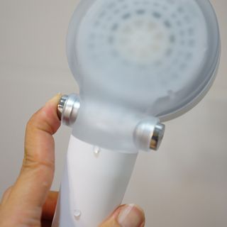 바디빔 더블클린 비타 샤워기 — 5점을 준 리뷰어가 2021년 8월 올린 사용 사진