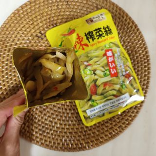 루시델리 야미하우스 홍콩 스파이시 프리미엄 짜사이 무침 500g — 5점을 준 리뷰어가 2024년 7월 올린 사용 사진