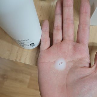 리더스코스메틱 리더스 카밍 바이오틱스 에센스 워터 — 5점을 준 리뷰어가 2021년 11월 올린 사용 사진