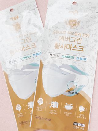 에버그린 순면 끈조절 KF94 마스크 - 화이트 30매 — 5점을 준 리뷰어가 2021년 5월 올린 사용 사진