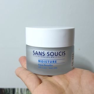 산수시 아쿠아 베네핏 24h 수부지 물광 속건조 수분크림 50ml — 5점을 준 리뷰어가 2021년 7월 올린 사용 사진