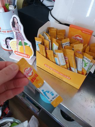 광동생활건강 [광동] 제니비타민C 비타500데일리스틱 180포+제니등신대+제니스티커 — 5점을 준 리뷰어가 2021년 12월 올린 사용 사진