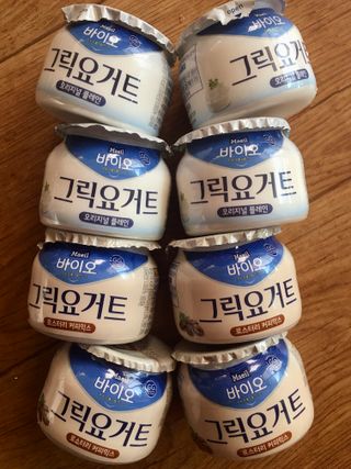 매일바이오 그릭요거트 오리지널 플레인 4개, 로스터리 커피믹스 4개 — 4점을 준 리뷰어가 2021년 12월 올린 사용 사진