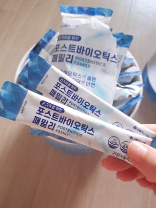 서울약사신협_포스트바이오틱스패밀리_5g x 100포 — 5점을 준 리뷰어가 2021년 3월 올린 사용 사진
