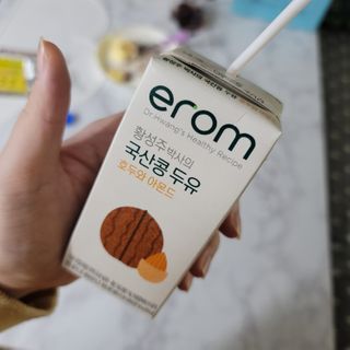 이롬 erom 황성주박사의 국산콩 두유 호두와 아몬드 — 5점을 준 리뷰어가 2020년 12월 올린 사용 사진