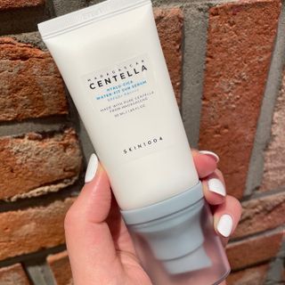 [스킨1004] 마다가스카르 센텔라 히알루-시카 워터핏 선세럼 50ml — 5점을 준 리뷰어가 2024년 6월 올린 사용 사진