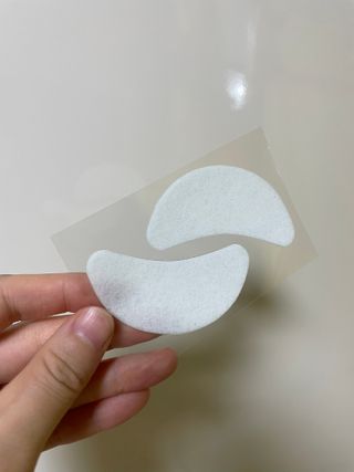 건강누리인터내셔날 레아라 다이아포스 슬리핑 아이패치 골드 & 물광 아이패치 [14회분/총 28매] — 5점을 준 리뷰어가 2022년 7월 올린 사용 사진