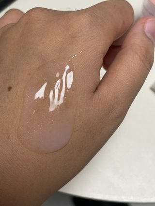 나우 [리브엠] 123억개 엑소좀으로 채운 눈부신 광채, 엑소코어 화이트닝 텐션 앰플 — 4점을 준 리뷰어가 2023년 10월 올린 사용 사진