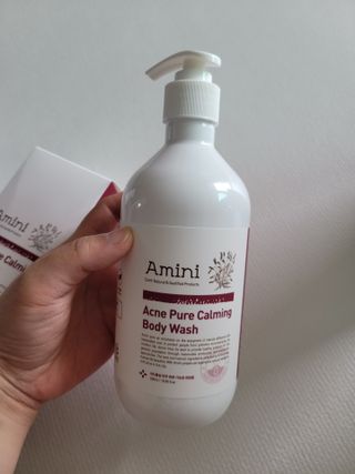 아미니 아크네 퓨어카밍 바디워시 500ml — 5점을 준 리뷰어가 2021년 6월 올린 사용 사진