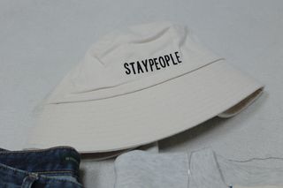 [스테이피플] STAYPEOPLE BUCKET HAT (IVORY) — 5점을 준 리뷰어가 2022년 9월 올린 사용 사진