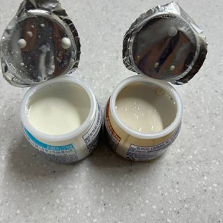 매일바이오 그릭요거트 오리지널 플레인 4개, 로스터리 커피믹스 4개 — 5점을 준 리뷰어가 2021년 12월 올린 사용 사진