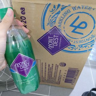 몽베스트 Montbest with Sparkling water Plain 20병 — 4.5점을 준 리뷰어가 2021년 11월 올린 사용 사진