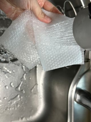 부직포나라 중금속유해물질ZERO 뜯어쓰는 주방 일회용수세미 60매 2매 — 5점을 준 리뷰어가 2022년 12월 올린 사용 사진