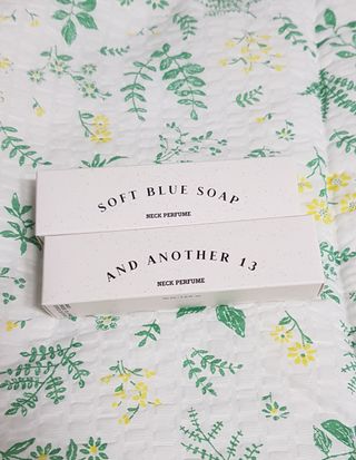 멈칫(MUMCHIT) 넥퍼퓸 NECKPERFUME 2가지 향 — 5점을 준 리뷰어가 2021년 11월 올린 사용 사진