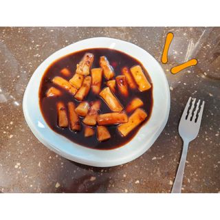 유비쿡 컵떡볶이 매운컵떡볶이2개/ 짜장컵떡볶이 2개  총 4개세트 — 5점을 준 리뷰어가 2021년 2월 올린 사용 사진