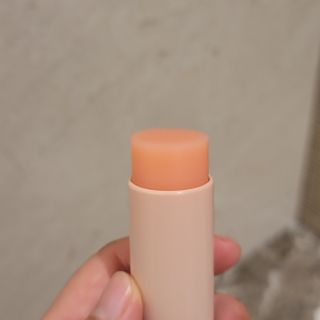 바르는뷰티 데생멀티밤 식물유래성분 97 저분자콜라겐 피부수분 미백 주름개선 멀티밤스틱 — 5점을 준 리뷰어가 2021년 11월 올린 사용 사진