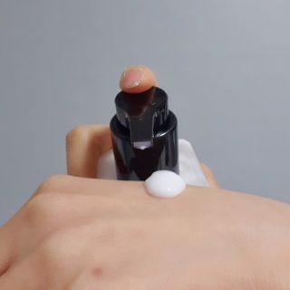 줄라이 모닝 _ JULY MORNING 줄라이모닝 하이드레이팅 퍼퓸드 바디앤핸드 에멀젼 — 5점을 준 리뷰어가 2022년 3월 올린 사용 사진