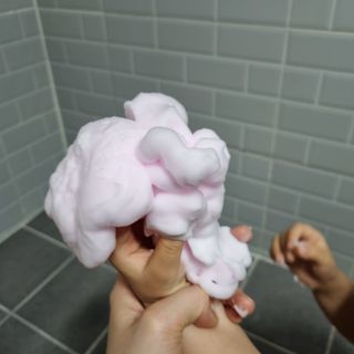 주식회사 권브라더스 [권브라더스] 목욕놀이 필수템, 핑키공주 유아버블클렌저 300ml 대용량 몽글몽글 구름 속 딸기향 — 5점을 준 리뷰어가 2022년 1월 올린 사용 사진