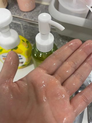스킨큐어 산다화 순한 클렌징 동백 오일 200ml — 5점을 준 리뷰어가 2023년 4월 올린 사용 사진