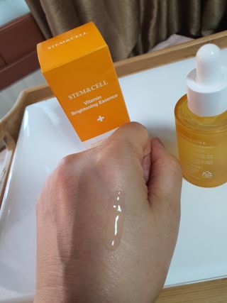 체르엠 스템앤셀 비타민 브라이트닝 에센스 30ml 1개 — 5점을 준 리뷰어가 2021년 7월 올린 사용 사진