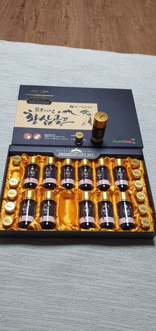 서울약사신협_프리미엄황삼골드_3.75g x 12환+75mgx12병 — 5점을 준 리뷰어가 2021년 2월 올린 사용 사진