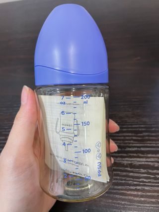 유비맘 PPSU 젖병 노꼭지_200ml_컬러 랜덤 발송 — 5점을 준 리뷰어가 2021년 1월 올린 사용 사진