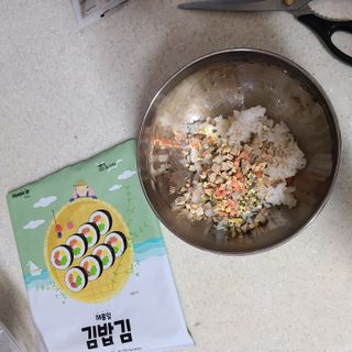해풀잎 누구나 김밥*1ea [(혼합야채 35g *1ea,  김밥김 (5g, 5ea),  양념간장 (6g, 5ea), 참기름(5g, 2ea)] — 4점을 준 리뷰어가 2022년 10월 올린 사용 사진