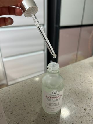 오투에니원 갈락토미세스 리바이탈라이징 프리미엄 화이트닝 에센스 50ml — 5점을 준 리뷰어가 2022년 12월 올린 사용 사진