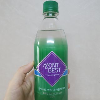 몽베스트 Montbest with Sparkling water Plain 20병 — 5점을 준 리뷰어가 2021년 11월 올린 사용 사진