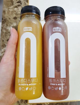 BLENDY'S 핑크 스무디+블론디 스무디 — 4점을 준 리뷰어가 2021년 11월 올린 사용 사진