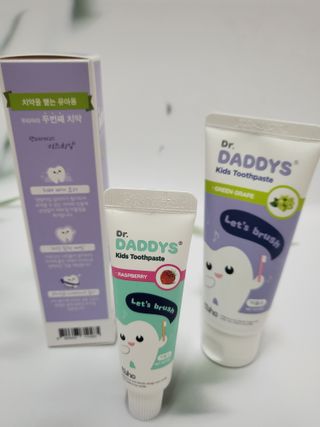 닥터데디스 안심저불소 키즈치약 (라즈베리, 청포도향 중 택 1) 60g +  여행용 미니 치약 15g — 5점을 준 리뷰어가 2022년 7월 올린 사용 사진