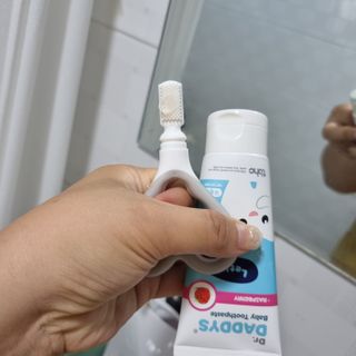 닥터데디스 안심무불소 베이비치약 60g + 여행용 미니 치약 15g — 5점을 준 리뷰어가 2022년 7월 올린 사용 사진