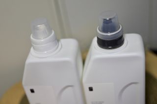 [생활공작소] 섬유유연제 + 세탁세제 1.5L 릴리향 — 4.5점을 준 리뷰어가 2021년 2월 올린 사용 사진