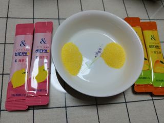 비타앤C 레몬맛, 망고맛 — 5점을 준 리뷰어가 2021년 4월 올린 사용 사진