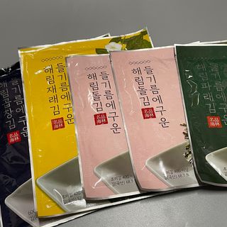[해림맛김] 들기름에 구운 바삭바삭 김 4종 세트 + 1종 랜덤발송 총5개입 — 5점을 준 리뷰어가 2021년 2월 올린 사용 사진