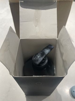 르핸스 퍼포밍 5 샴푸 비반트 포렛/베티버 포그 — 2.5점을 준 리뷰어가 2022년 12월 올린 사용 사진