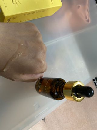 스킨큐어 산다화 비타민c 화이트닝 에센스 30ml — 5점을 준 리뷰어가 2022년 3월 올린 사용 사진