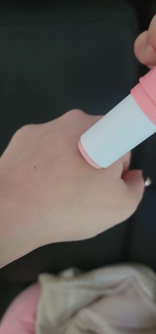 스킨큐어 산다화 카멜리아 안티 링클 멀티밤 — 5점을 준 리뷰어가 2023년 10월 올린 사용 사진
