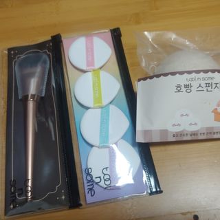 [툴앤썸] 메이크업 브러시로 바르고 호빵 스펀지로 클렌징하는 A-Z 뷰티툴 5종 — 5점을 준 리뷰어가 2021년 1월 올린 사용 사진