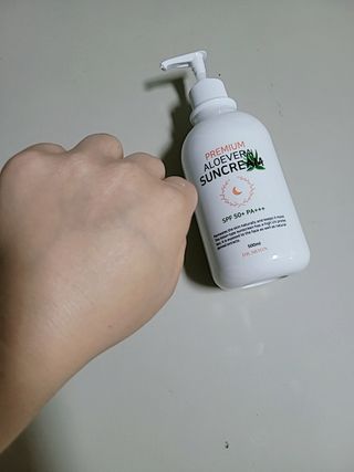 [닥터문] 프리미엄 알로에베라 선크림 500ml — 5점을 준 리뷰어가 2022년 6월 올린 사용 사진
