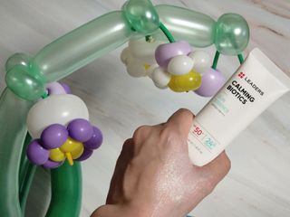 리더스코스메틱 리더스 카밍 바이오틱스 선 에센스 SPF 50+ PA++++ — 4점을 준 리뷰어가 2022년 5월 올린 사용 사진